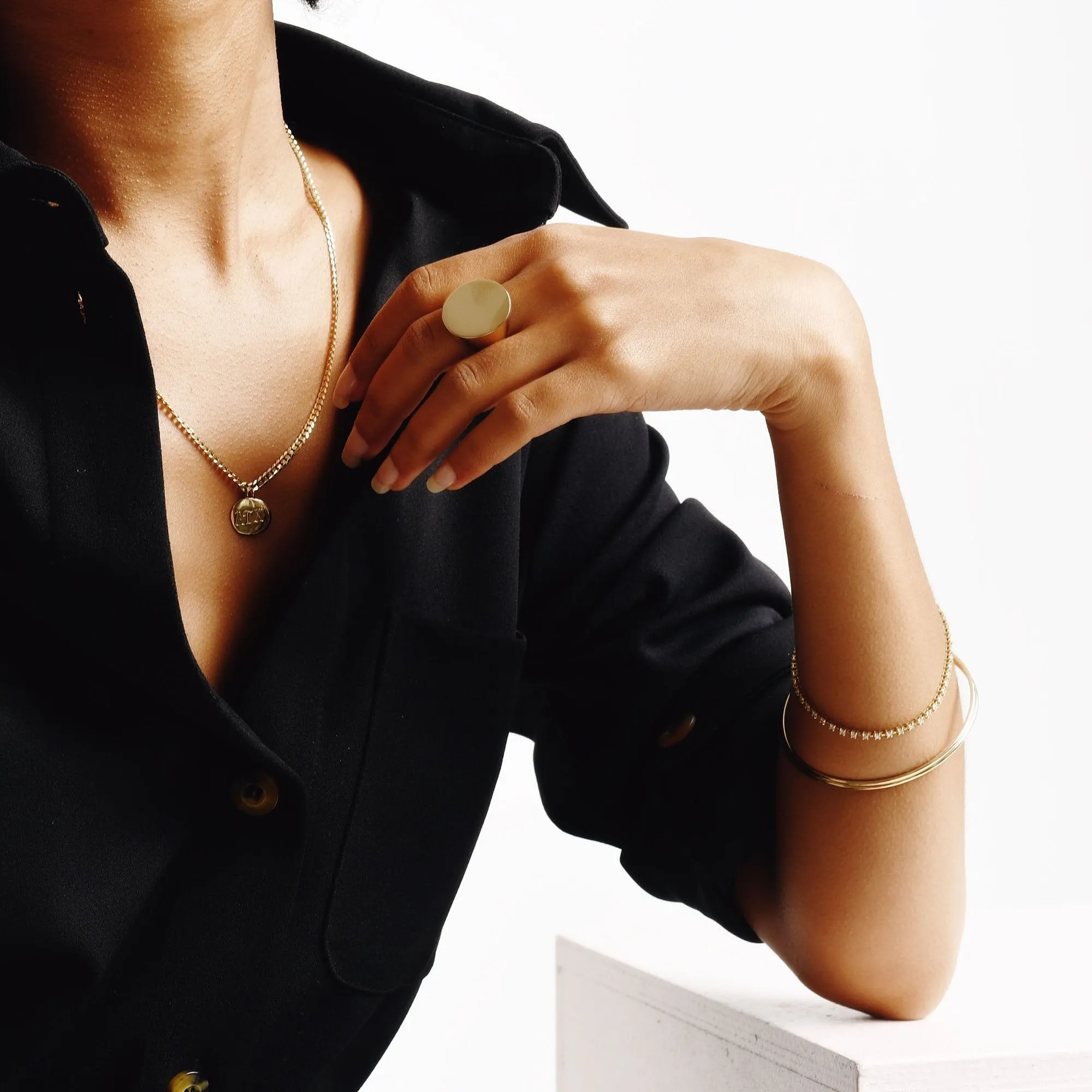 Medallion Signet Necklace